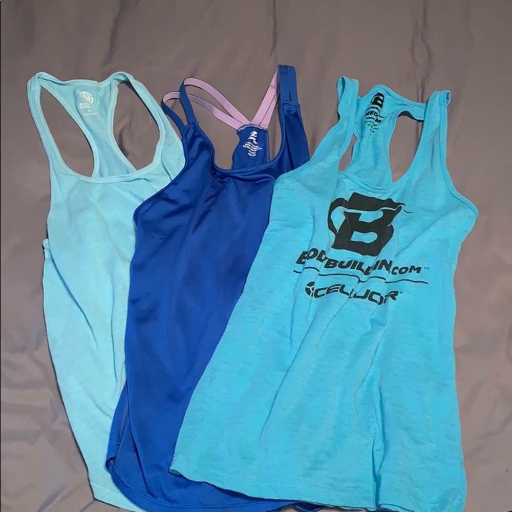 🔵blue bundle of workout tanks!